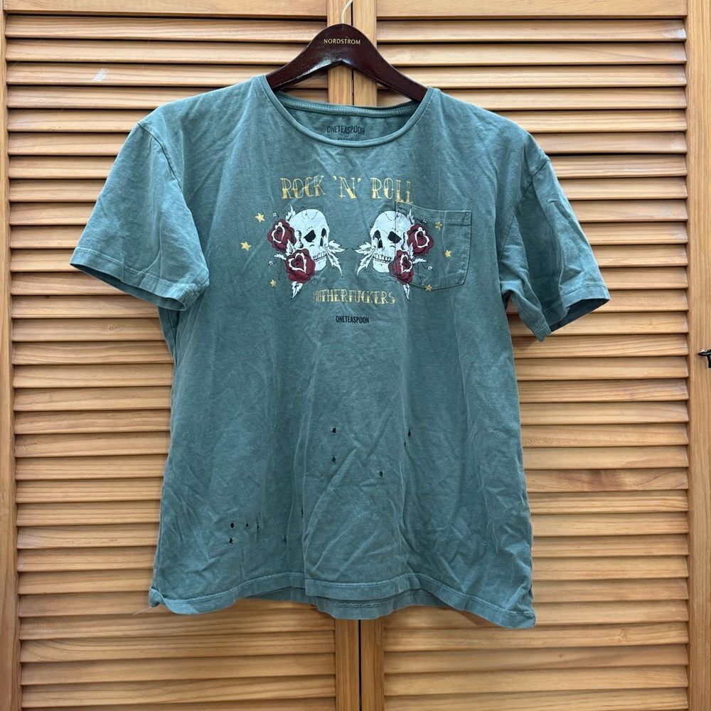 One teaspoon Green Graphic T-shirt size medium